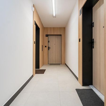 Lotte Apartment - Parking Podziemny, Osiedle Strzezone กลีวิตเซ ภายนอก รูปภาพ