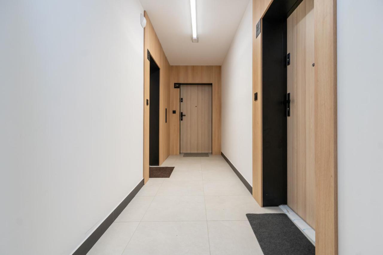 Lotte Apartment - Parking Podziemny, Osiedle Strzezone กลีวิตเซ ภายนอก รูปภาพ
