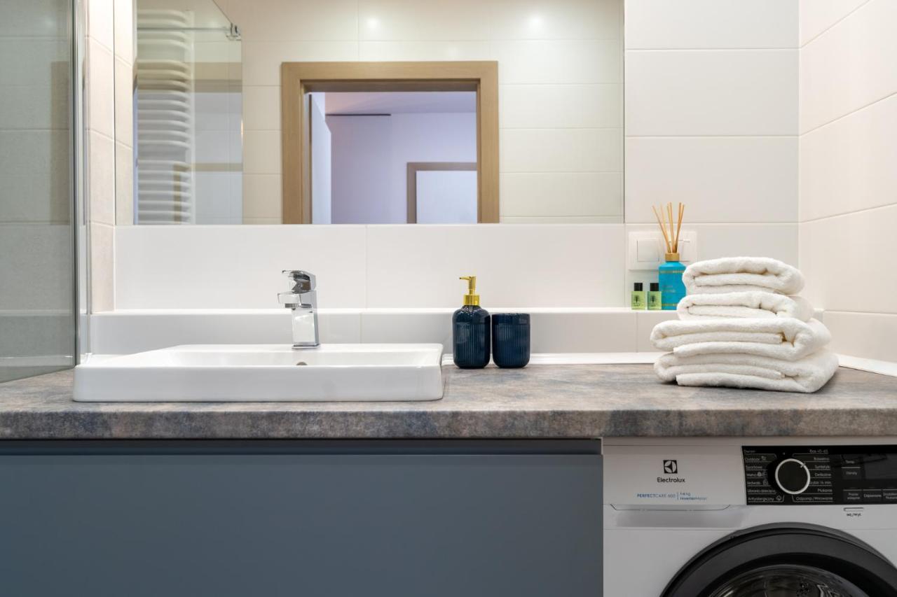 Lotte Apartment - Parking Podziemny, Osiedle Strzezone กลีวิตเซ ภายนอก รูปภาพ